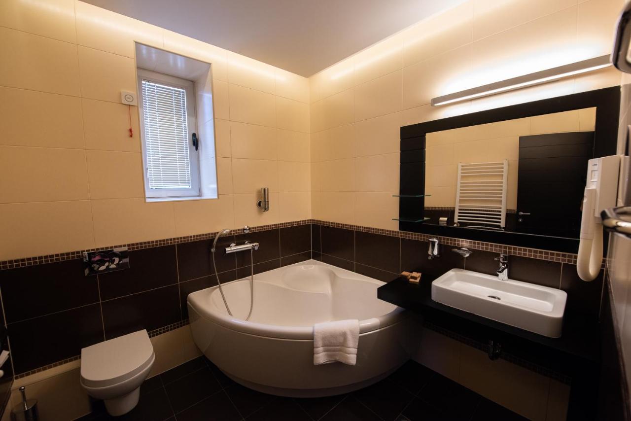 Hotel Sun Лозница Екстер'єр фото